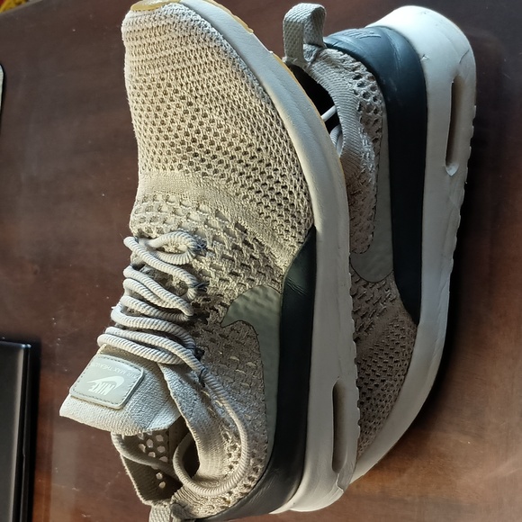 Nike Women's Beige Nike Air Sneakers Woman's Size 10 - Picture 9 of 13